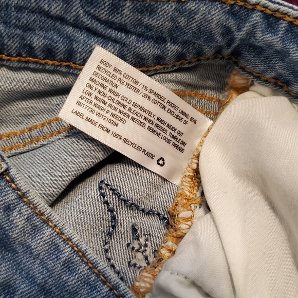 Universal Thread Cuttoff Jean Shorts - Picture 5 of 7